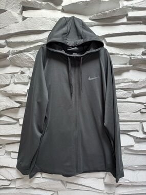 Nike- relaxed fit modern look Full-Zip Hooded Performance Jacket 3X Tall